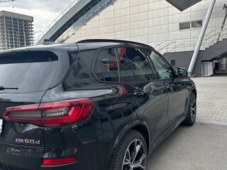 2020 BMW X5 M50d IV (G05/G18), чёрный, 7250000 рублей, вид 4