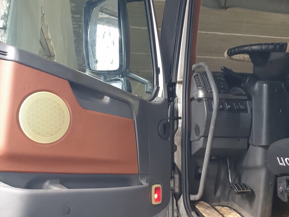 2004 Volvo FH, серебристый, 5500000 рублей - вид 11
