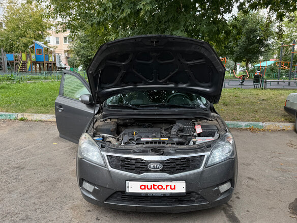 2011 Kia Ceed I Рестайлинг, серебристый, 650000 рублей - вид 1