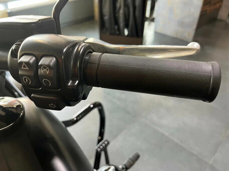 2018 Harley-Davidson Fat Bob, чёрный, 1990000 рублей, вид 5
