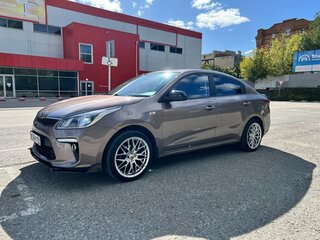 2018 Kia Rio IV, коричневый, 1370000 рублей, вид 1