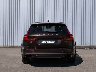 2021 Volvo V60 Cross Country II, коричневый, 4799000 рублей, вид 4