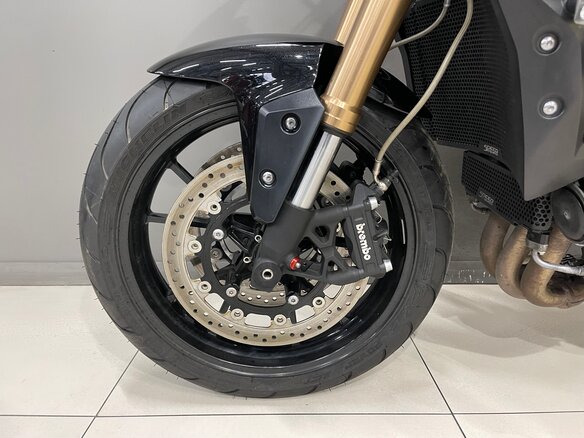 2013 Triumph Speed Triple, чёрный, 680000 рублей - вид 5