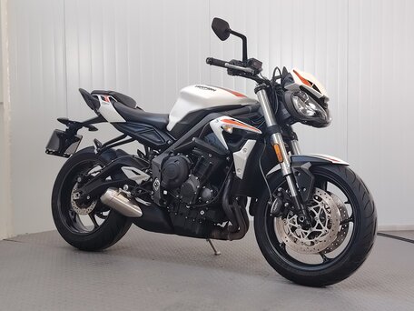 2021 Triumph Street Triple, белый, 699000 рублей, вид 2