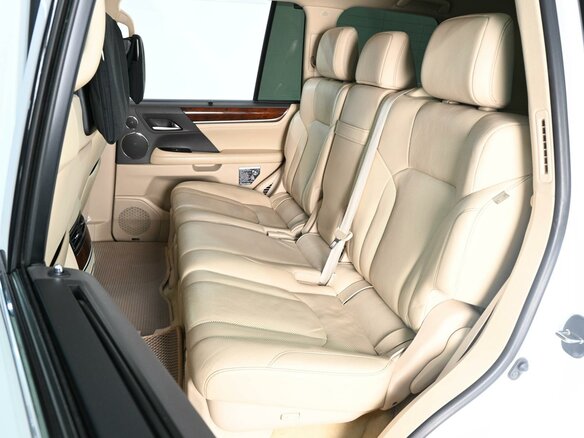 2017 Lexus LX 570 III Рестайлинг 2, белый, 5799000 рублей - вид 8