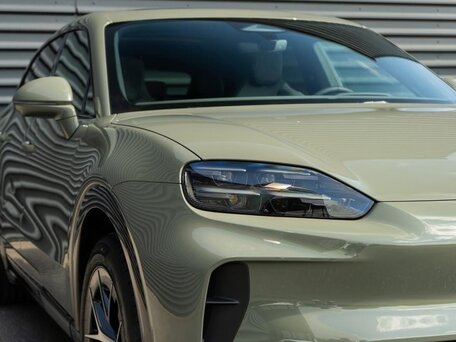 2026 Porsche Cayenne Coupé Electric IV, зелёный, 21330000 рублей, вид 5