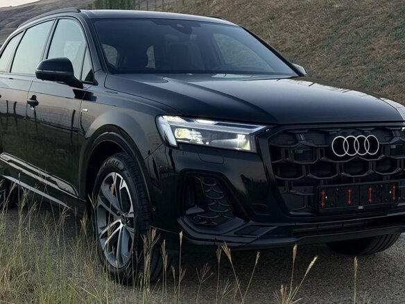 2026 Audi Q7 45 TFSI II (4M) Рестайлинг 2, серый, 11200000 рублей - вид 5