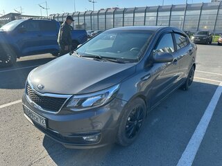 2015 Kia Rio III Рестайлинг, серый, 490000 рублей, вид 1
