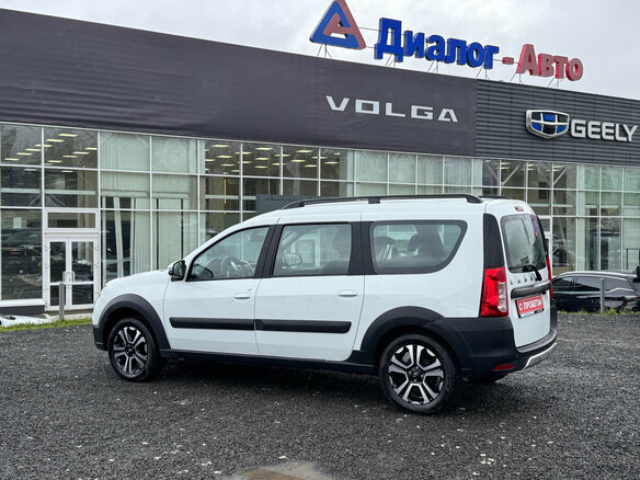 2024 Lada (ВАЗ) Largus Cross I Рестайлинг, белый, 1550000 рублей - вид 2