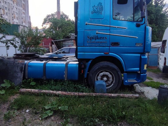 2000 DAF XF, синий, 1350000 рублей - вид 3