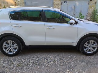 2018 Kia Sportage IV, белый, 2490000 рублей, вид 4