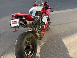 2023 Ducati Panigale V4, красный, 6500000 рублей, вид 4