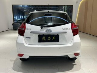 2018 Toyota Yaris III Рестайлинг 2, белый, 1277700 рублей, вид 4