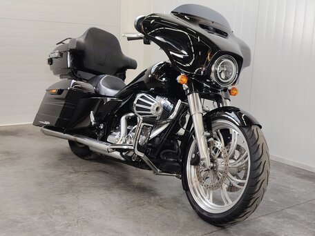 2015 Harley-Davidson Street Glide Special, чёрный, 1159000 рублей, вид 2
