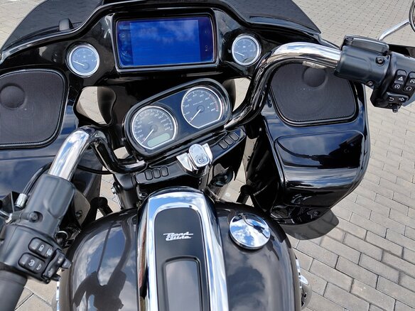 2022 Harley-Davidson Road Glide, серый, 1360000 рублей - вид 6