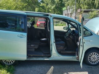 2014 Toyota Noah III (R80), зелёный, 1321000 рублей, вид 3