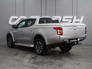 2017 Mitsubishi L200 V, серебристый, 1959000 рублей, вид 2