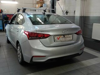 2018 Hyundai Solaris II, серебристый, 699000 рублей, вид 4
