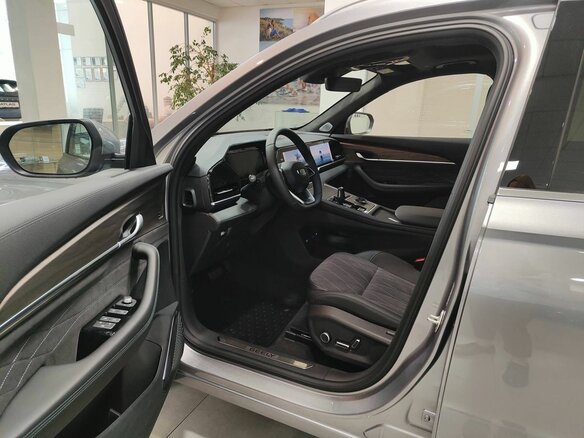 2026 Geely Monjaro I, серебристый - вид 11