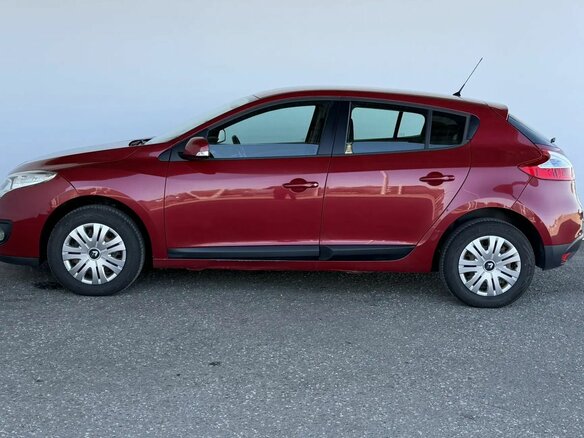 2013 Renault Megane III Рестайлинг, красный, 850000 рублей - вид 7