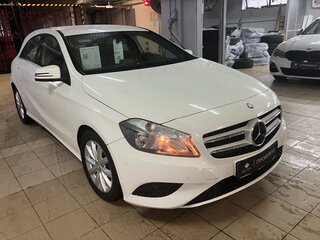 2015 Mercedes-Benz A-Класс 180 III (W176), белый, 1700000 рублей, вид 3
