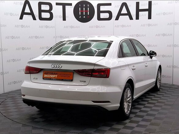2018 Audi A3 III (8V) Рестайлинг, белый - вид 2