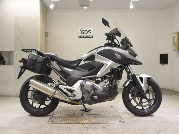 2013 Honda NC 700X, серебристый - вид 1