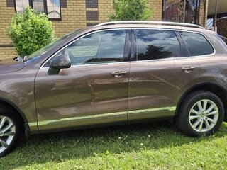 2012 Volkswagen Touareg II, коричневый, 1650000 рублей, вид 2