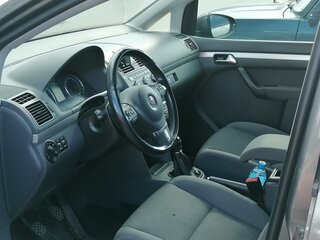 2013 Volkswagen Touran I Рестайлинг 2, серый, 730000 рублей, вид 4