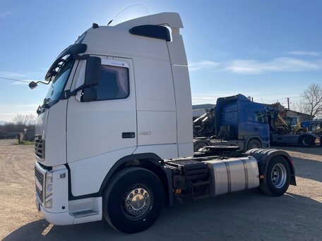 2013 Volvo FH, белый, 3600000 рублей, вид 4