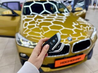 2019 BMW X2 sDrive18i I (F39), золотистый, 3200000 рублей, вид 2