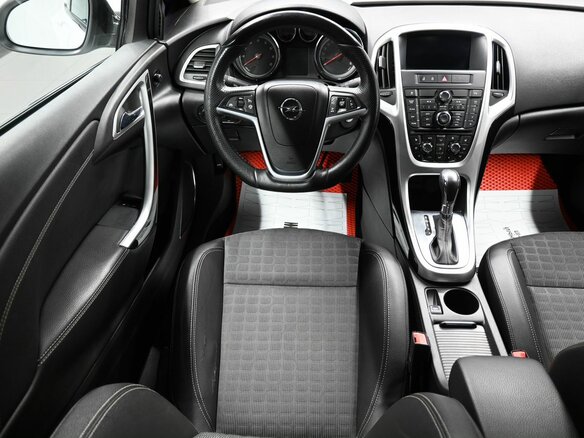 2013 Opel Astra GTC J Рестайлинг, белый, 1050000 рублей - вид 10