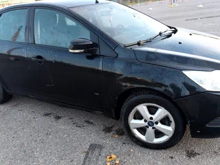 2010 Ford Focus II Рестайлинг, чёрный, 200000 рублей, вид 4