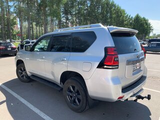 2020 Toyota Land Cruiser Prado 150 Series Рестайлинг 2, серый, 4600000 рублей, вид 4