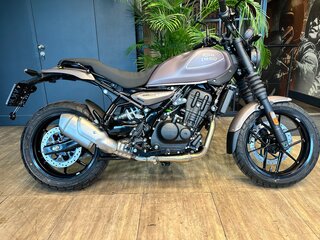 2026 Royal Enfield Guerrilla 450, розовый, 554000 рублей, вид 1