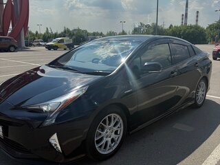 2018 Toyota Prius IV Рестайлинг (XW50), чёрный, 1900000 рублей, вид 1