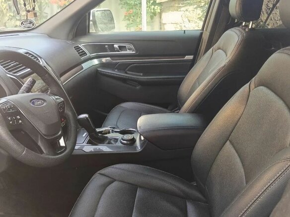 2016 Ford Explorer V Рестайлинг, белый, 2800000 рублей - вид 4