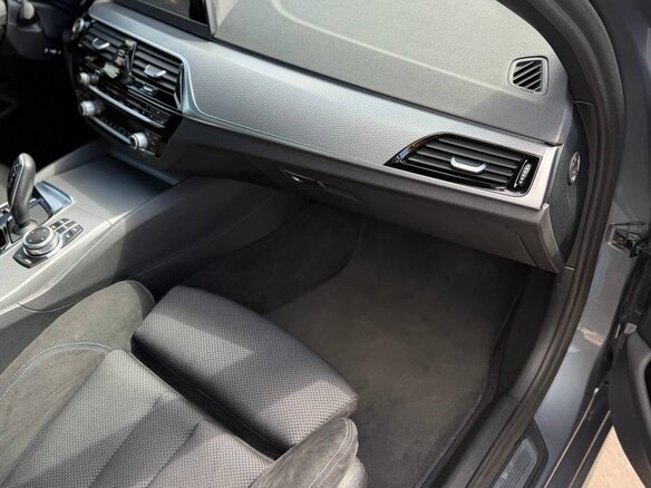 2018 BMW 5 серии 520d xDrive VII (G30/G31/G38), серый - вид 11