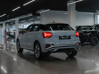 2025 Audi Q2 L 35 TFSI I Рестайлинг, серый, 3740000 рублей, вид 4