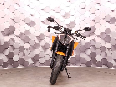 2023 KTM 1290 Super Duke R Evo, оранжевый, 1585000 рублей, вид 5