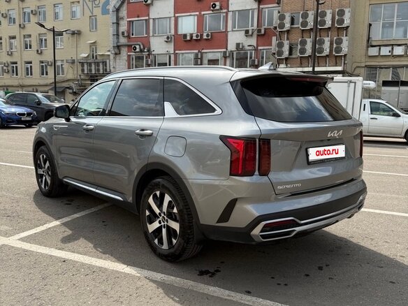 2022 Kia Sorento IV, серебристый, 4150000 рублей - вид 4