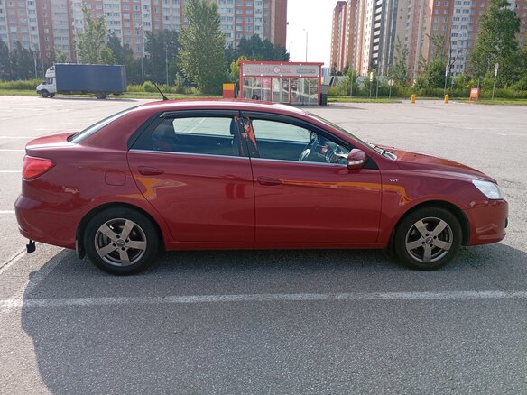2014 Dongfeng S30, красный, 455000 рублей - вид 2