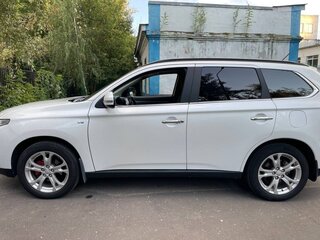 2013 Mitsubishi Outlander III, белый, 1790000 рублей, вид 5