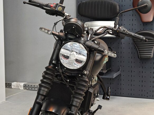 2026 Royal Enfield Guerrilla 450, зелёный, 559000 рублей - вид 5