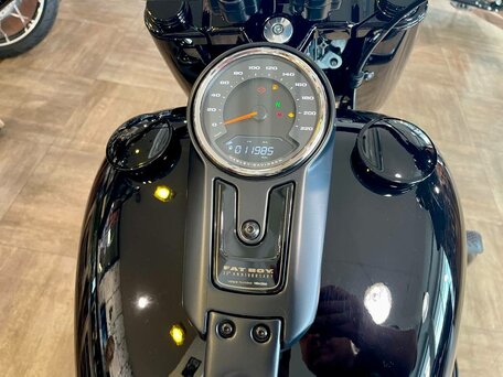 2020 Harley-Davidson Fat Boy, чёрный, 3500000 рублей, вид 4