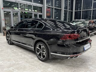 2024 Volkswagen Magotan B8 Рестайлинг, чёрный, 3700000 рублей, вид 4