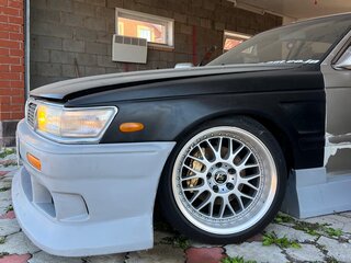 1991 Nissan Laurel VI (C33), бежевый, 1250000 рублей, вид 3