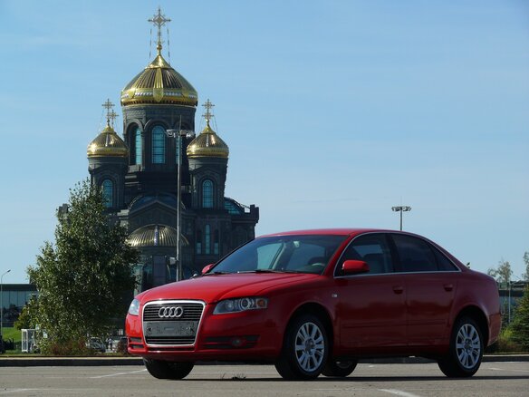 2004 Audi A4 III (B7), красный, 500000 рублей