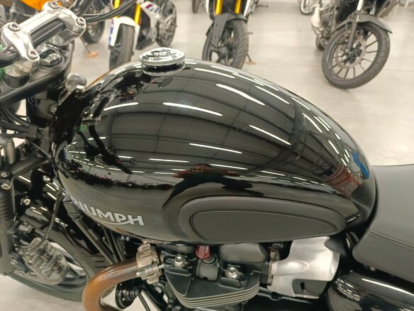 2023 Triumph Speed Twin, чёрный, 930000 рублей - вид 17