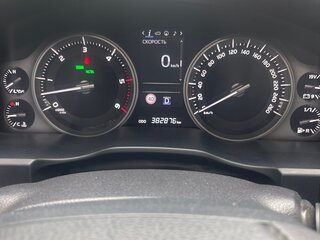 2015 Toyota Land Cruiser 200 Series Рестайлинг 2, чёрный, 4800000 рублей, вид 4